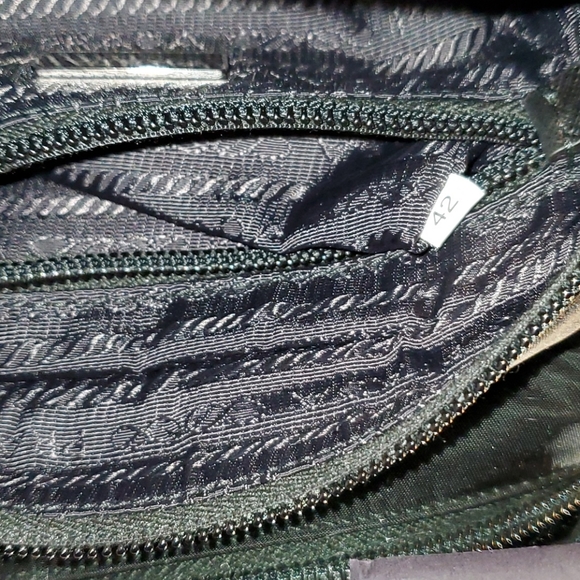 π€π€ Prada Vela π―Authentic 2019 Collection - Picture 13 of 15